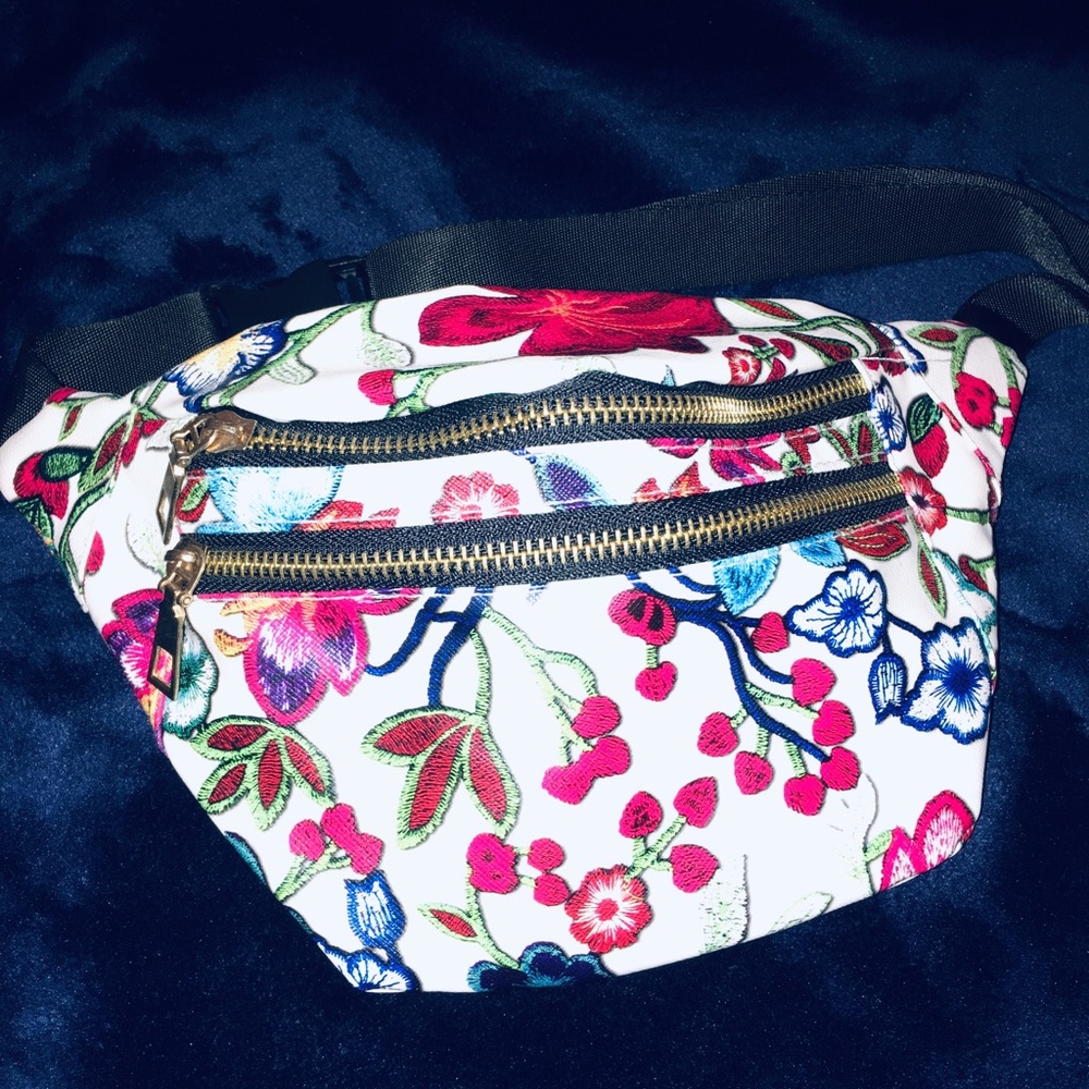 Floral fannypack